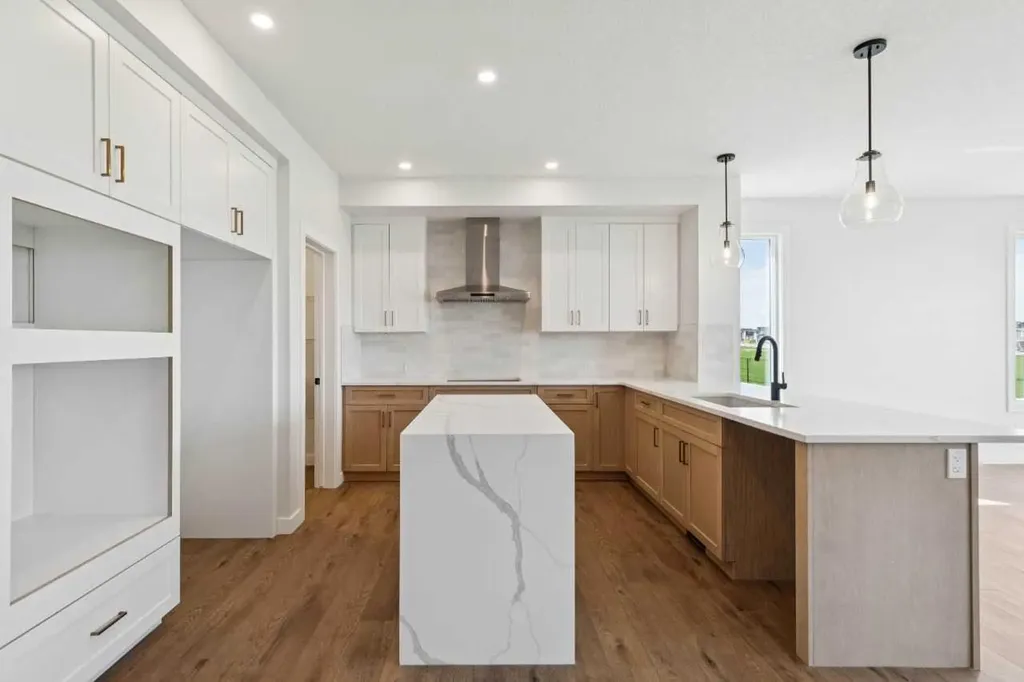 462 Bighorn Avenue SW Calgary AB T2Y1C8