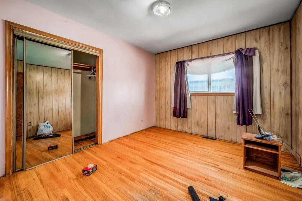 3452 37 Street SW Calgary AB T3E 3C1