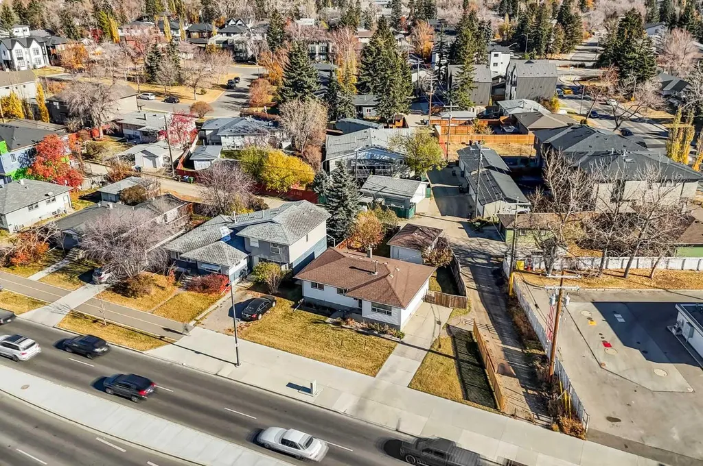 3452 37 Street SW Calgary AB T3E 3C1