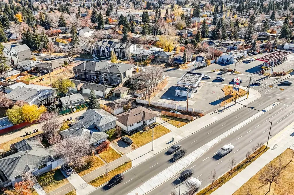 3452 37 Street SW Calgary AB T3E 3C1