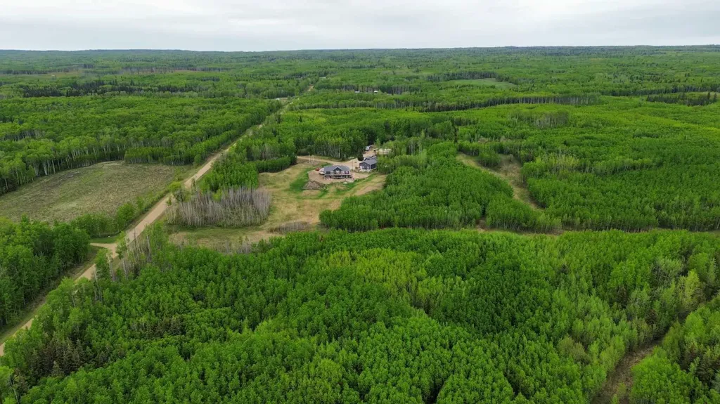 On Range Road 64 Pt Nw-28-74-6-w6 Range Sexsmith AB T0H 3C0