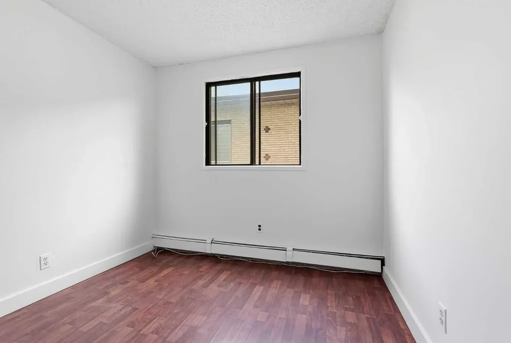 2734 17 Avenue SW Calgary AB T3E 0A7
