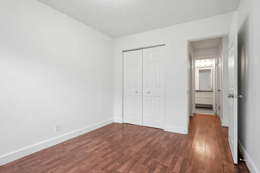 2734 17 Avenue SW Calgary AB T3E 0A7
