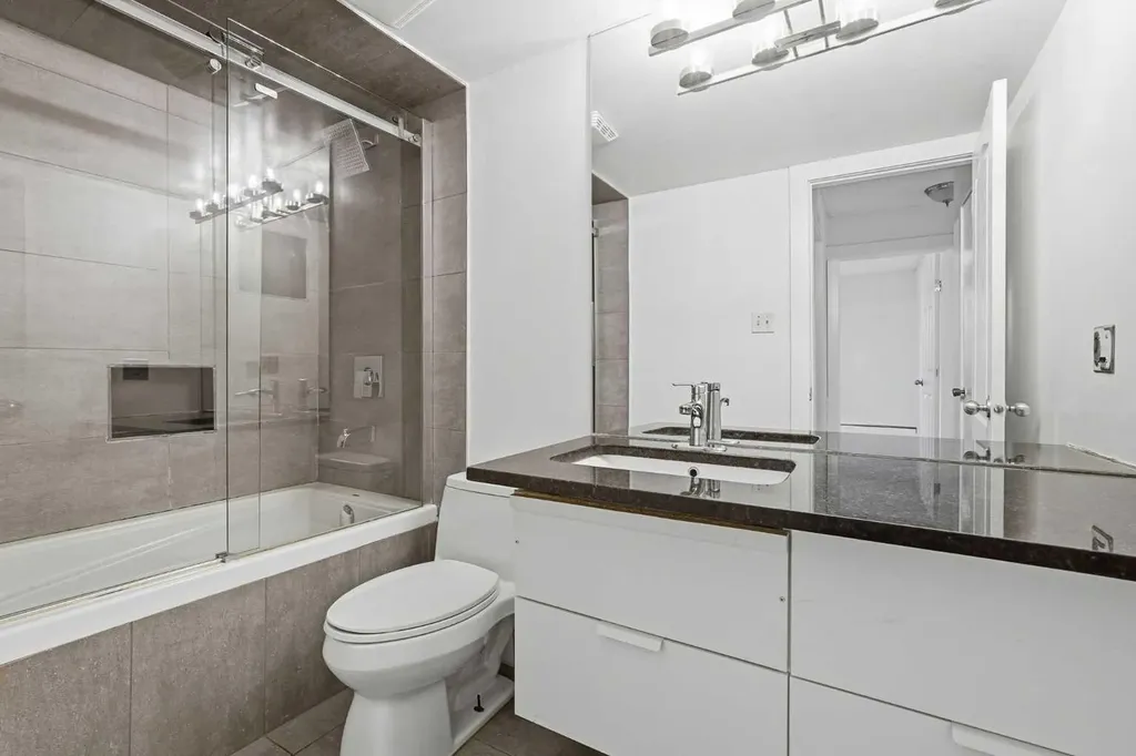 2734 17 Avenue SW Calgary AB T3E 0A7