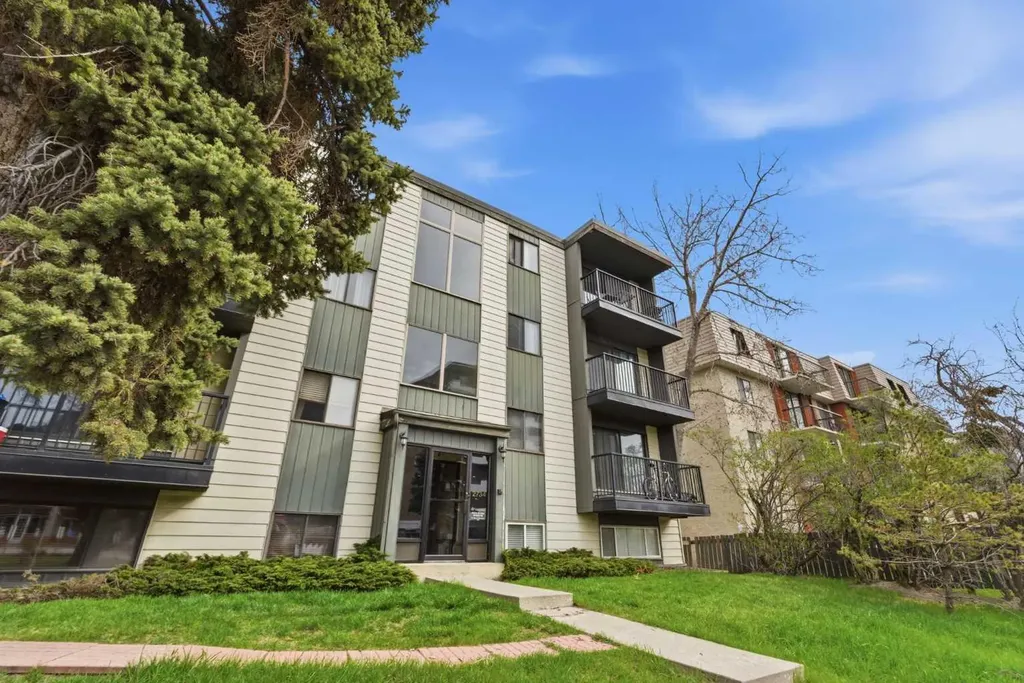 2734 17 Avenue SW Calgary AB T3E 0A7