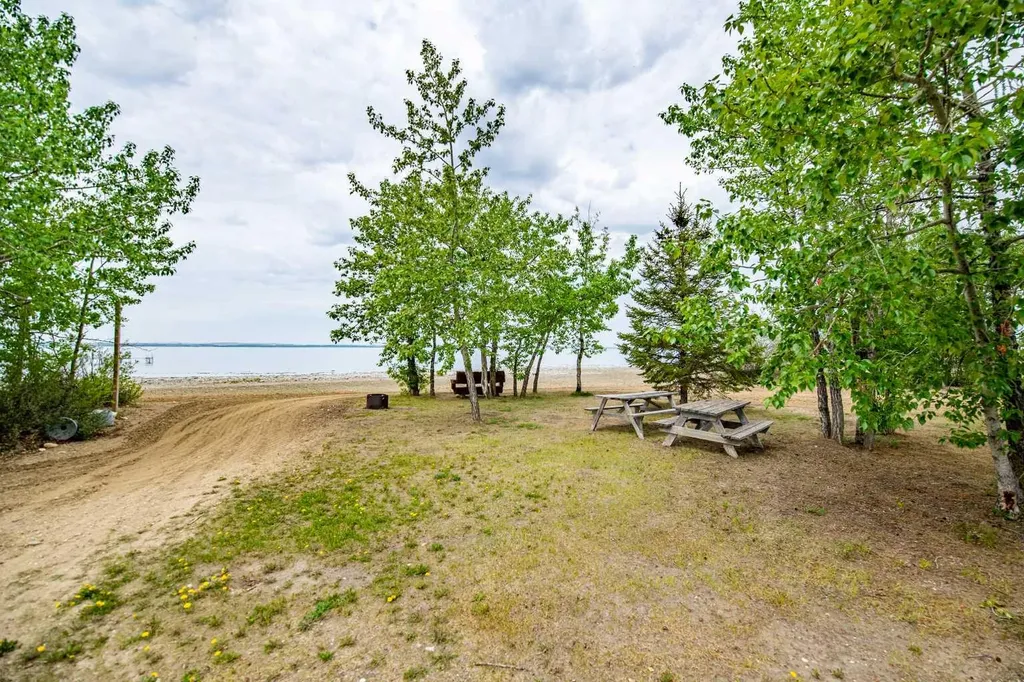 41310 Range Road 282 Rural Lacombe County AB T4L 2N3