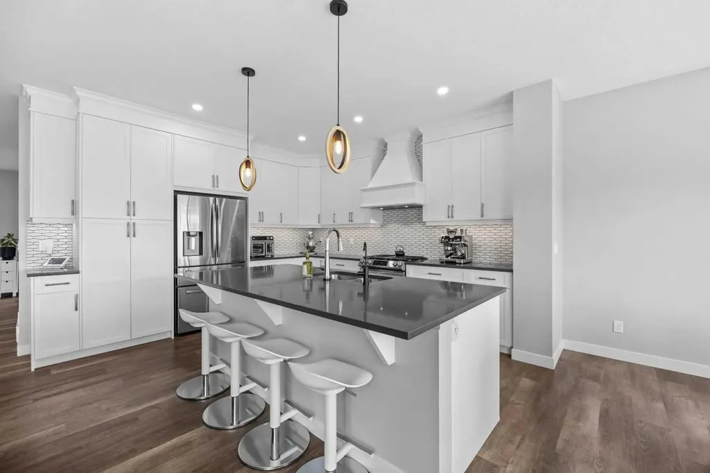 142 Sandstone Drive Okotoks AB T1S 5R8