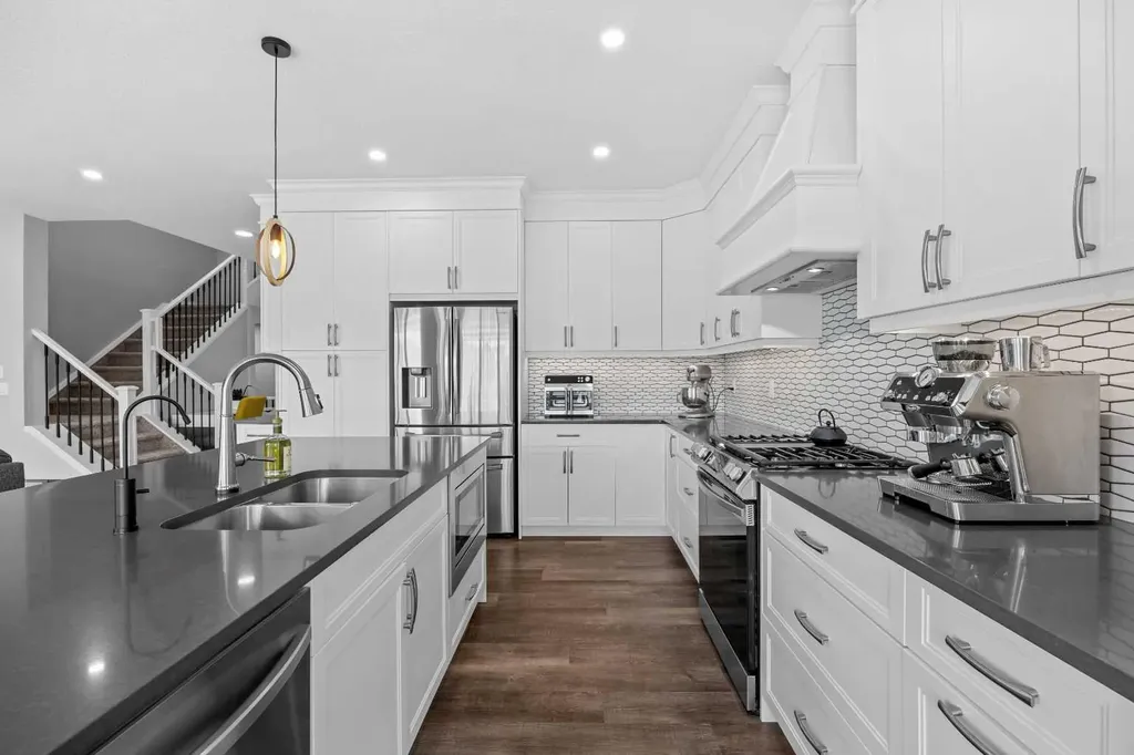 142 Sandstone Drive Okotoks AB T1S 5R8