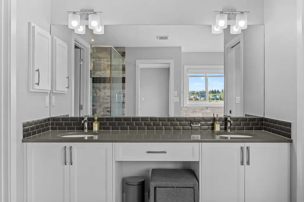 142 Sandstone Drive Okotoks AB T1S 5R8