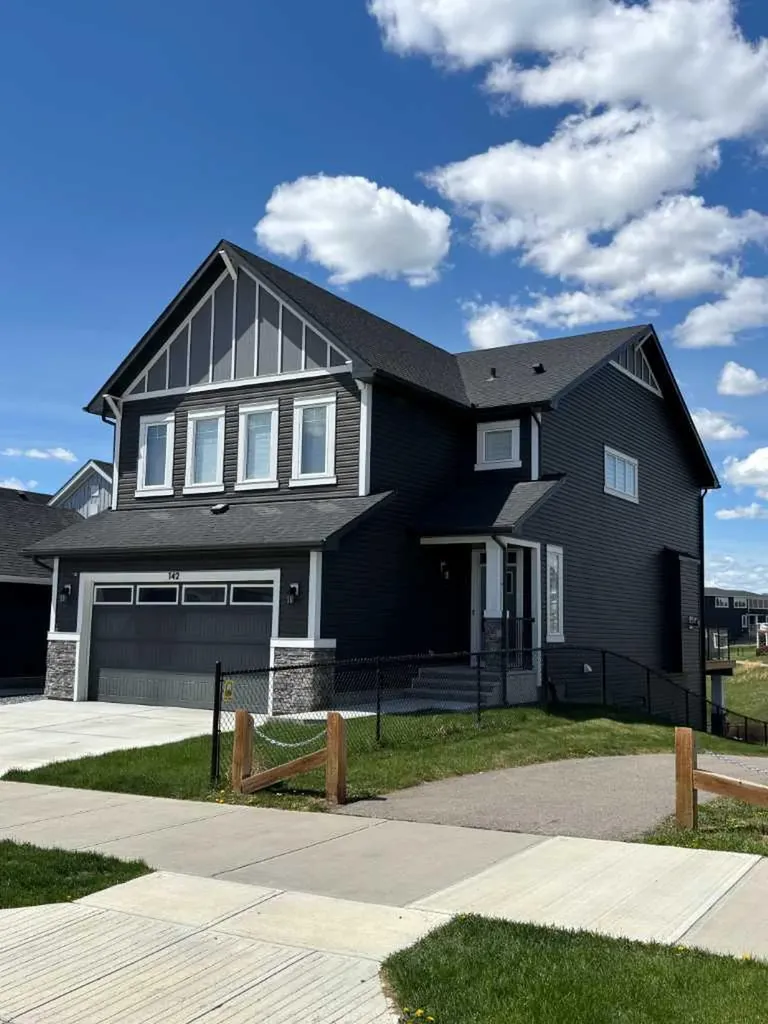 142 Sandstone Drive Okotoks AB T1S 5R8