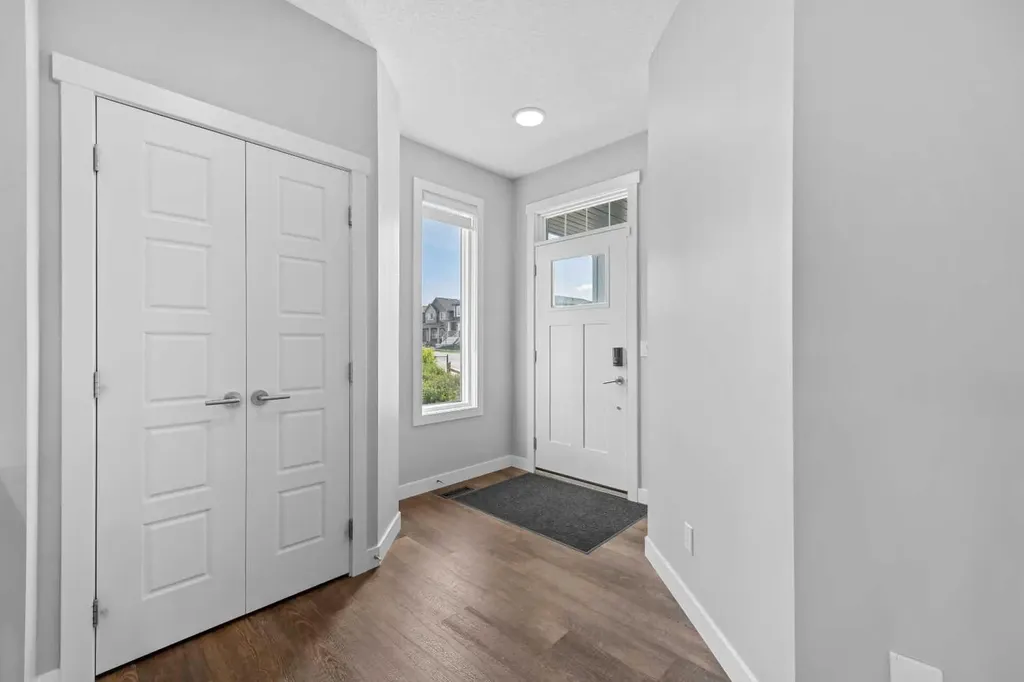 142 Sandstone Drive Okotoks AB T1S 5R8