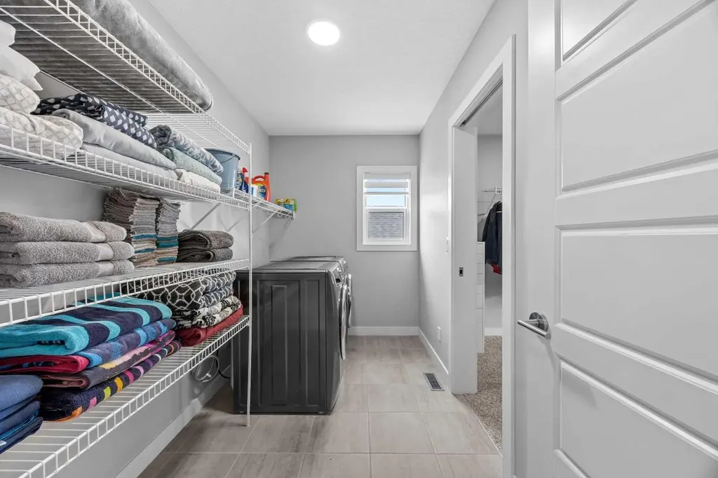 142 Sandstone Drive Okotoks AB T1S 5R8