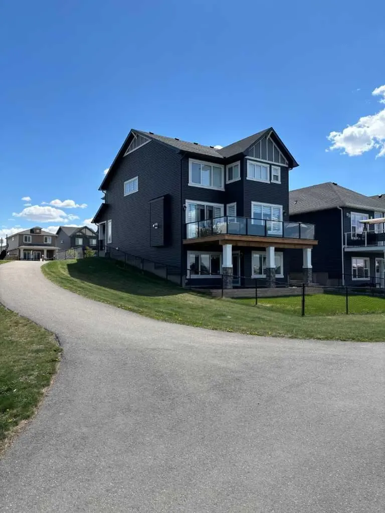 142 Sandstone Drive Okotoks AB T1S 5R8