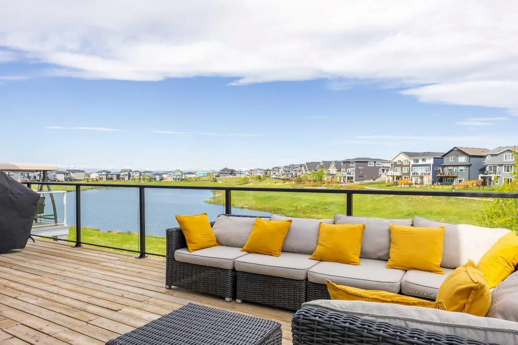 142 Sandstone Drive Okotoks AB T1S 5R8
