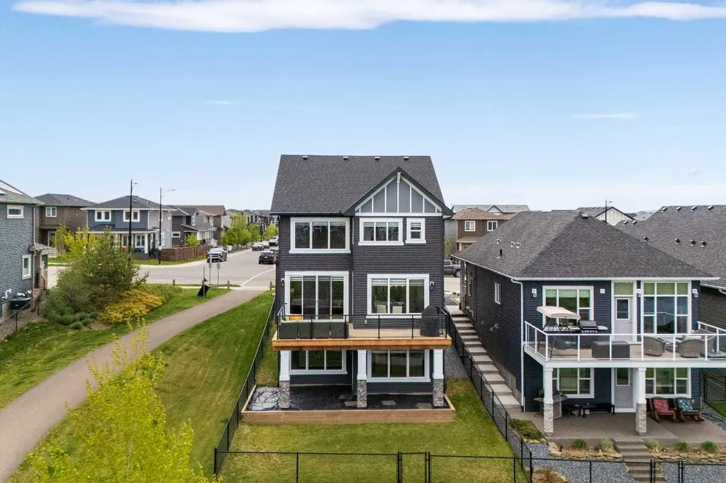 142 Sandstone Drive Okotoks AB T1S 5R8