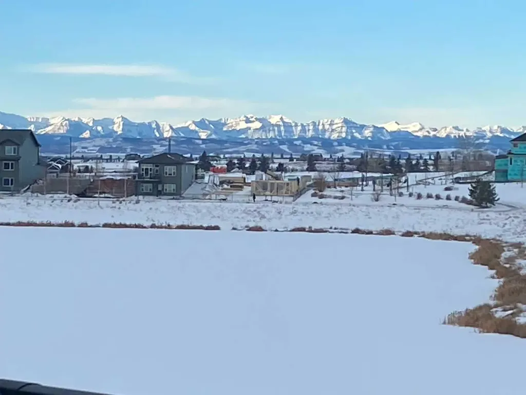 142 Sandstone Drive Okotoks AB T1S 5R8