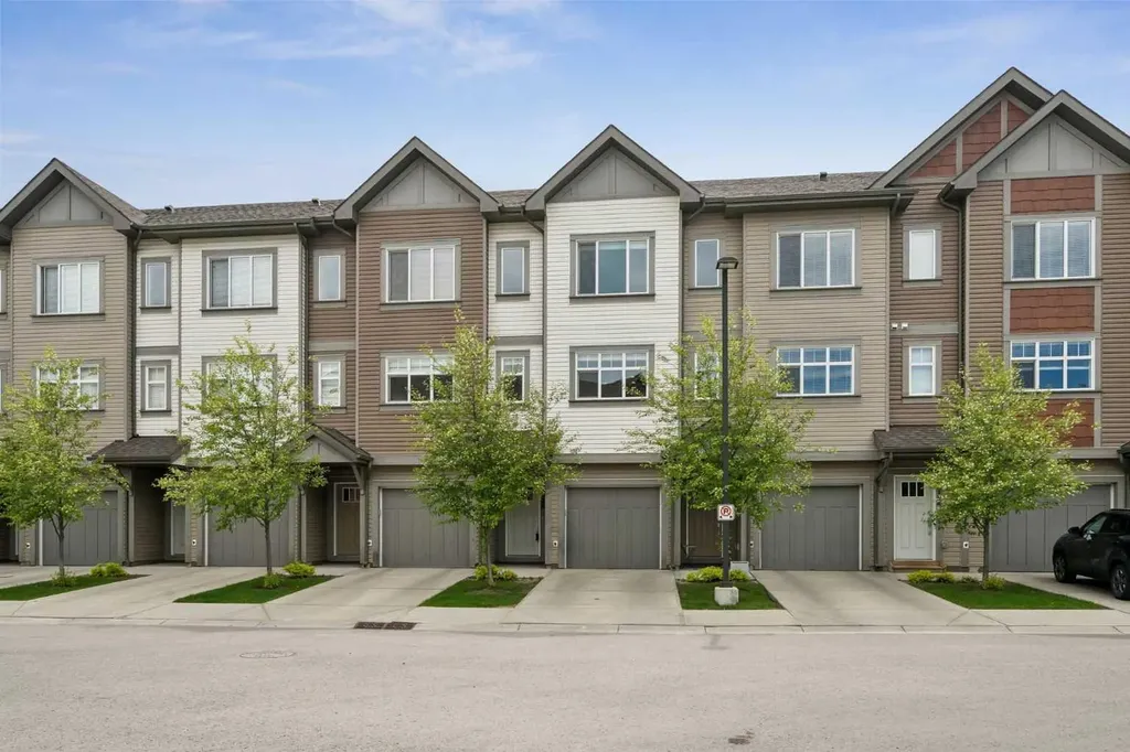 120 Copperstone Villas SE Calgary AB T2Z 5E3
