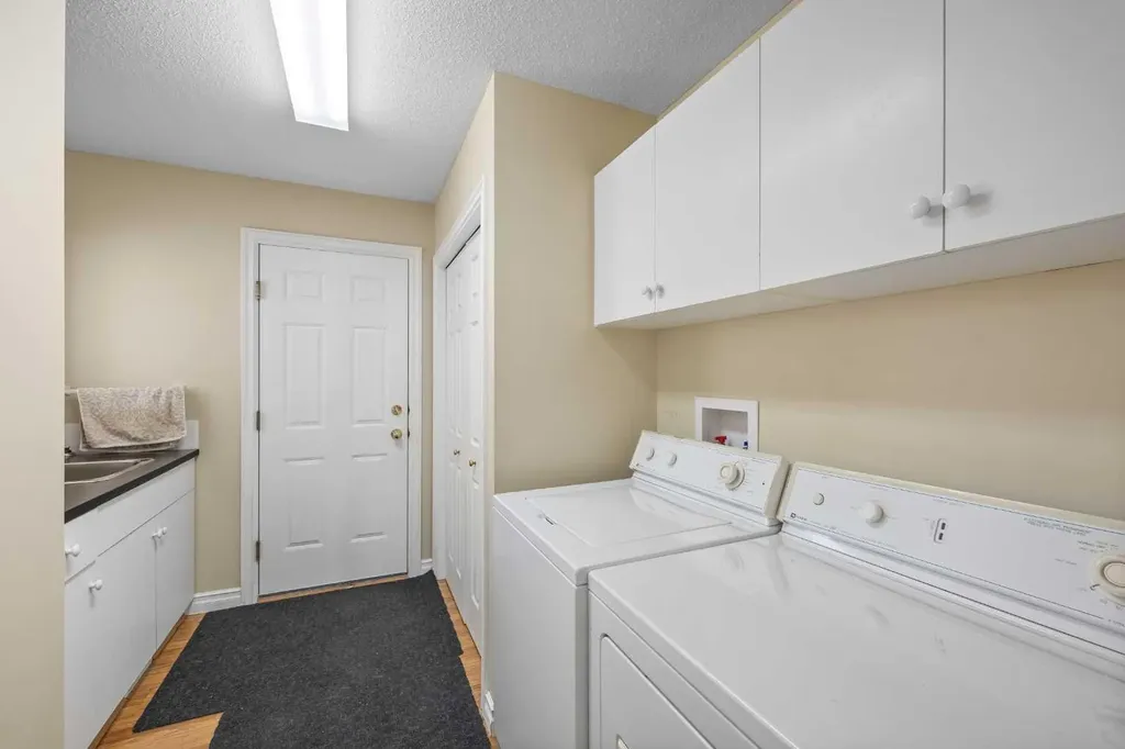 191 Hamptons Terrace NW Calgary AB T3A 5S3