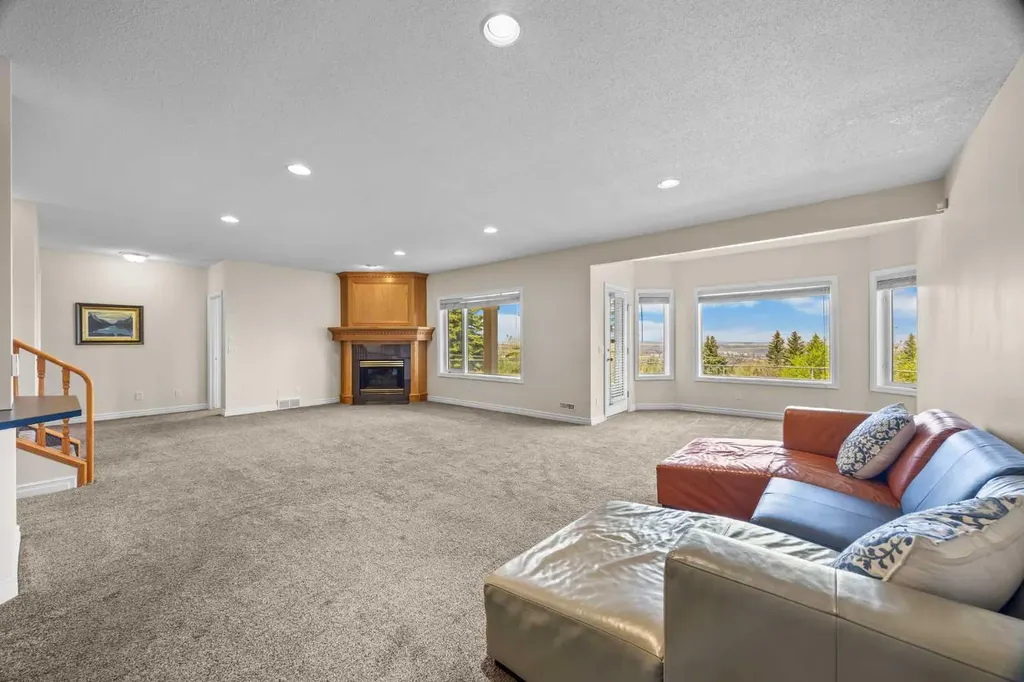 191 Hamptons Terrace NW Calgary AB T3A 5S3