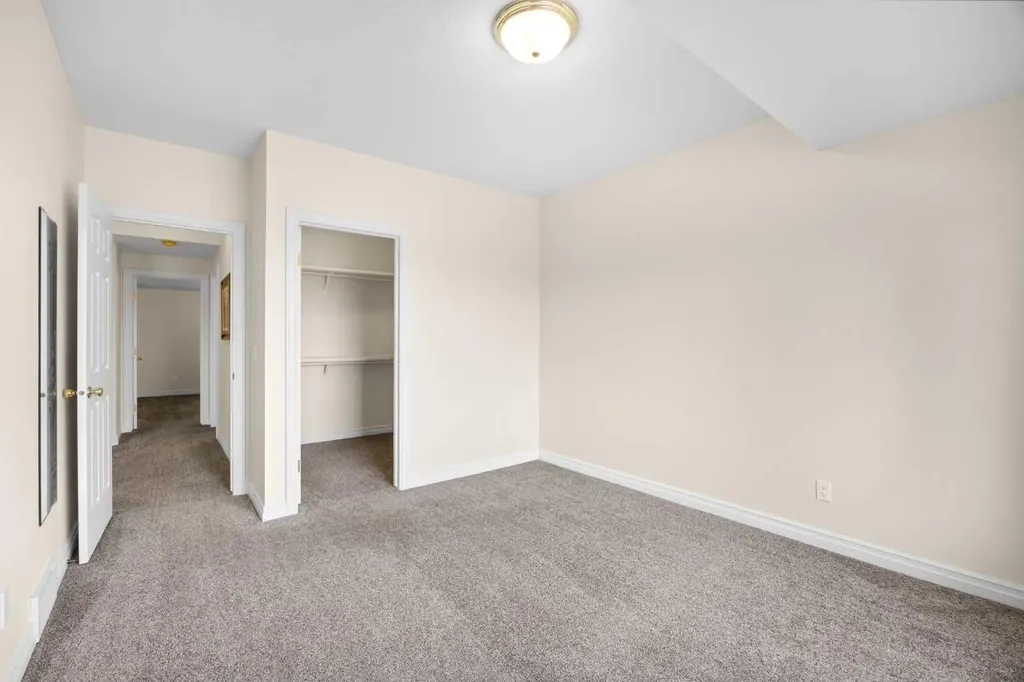 191 Hamptons Terrace NW Calgary AB T3A 5S3