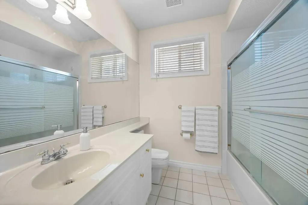 191 Hamptons Terrace NW Calgary AB T3A 5S3