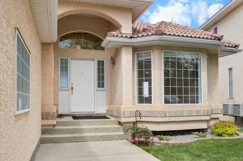 191 Hamptons Terrace NW Calgary AB T3A 5S3