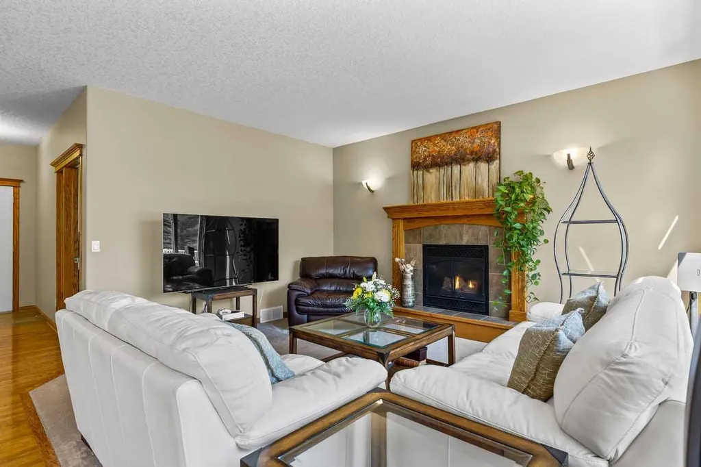 322 Hampstead Way NW Calgary AB T3A 6E6