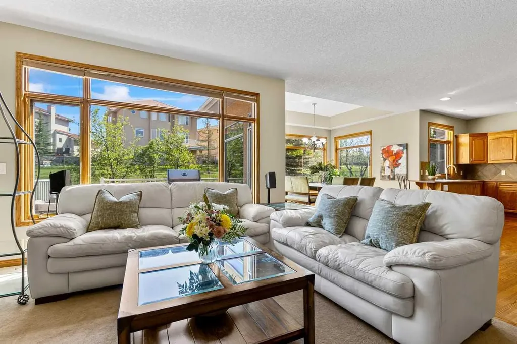 322 Hampstead Way NW Calgary AB T3A 6E6