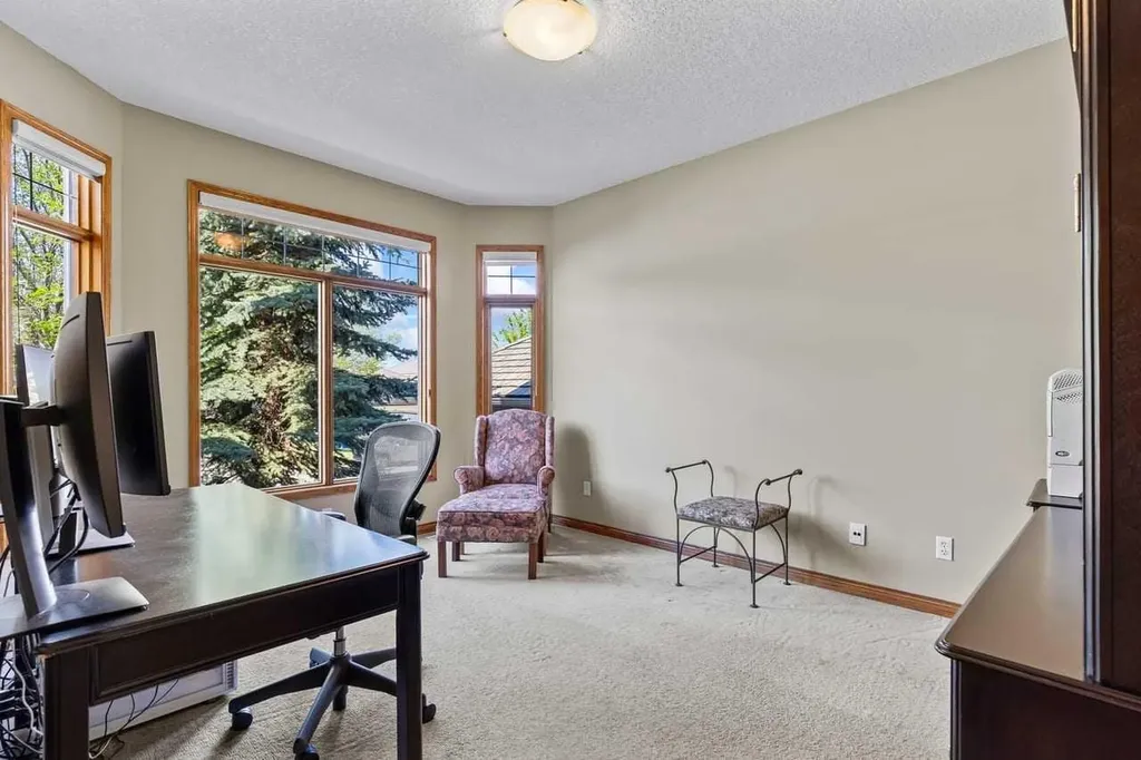 322 Hampstead Way NW Calgary AB T3A 6E6