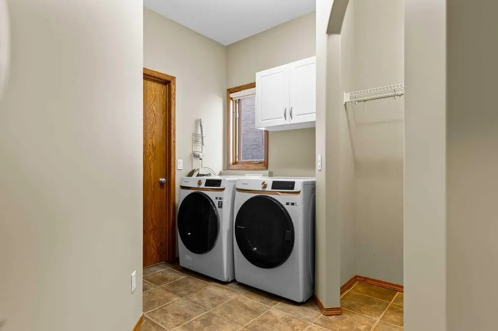 322 Hampstead Way NW Calgary AB T3A 6E6