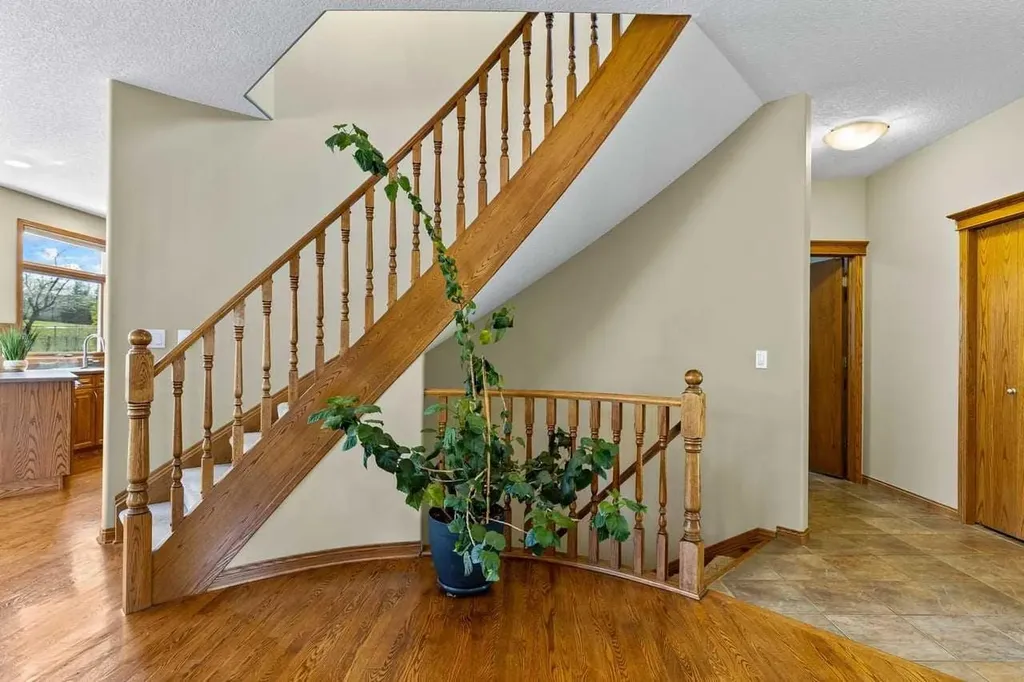 322 Hampstead Way NW Calgary AB T3A 6E6