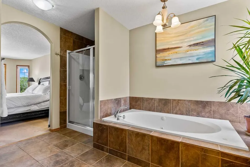 322 Hampstead Way NW Calgary AB T3A 6E6