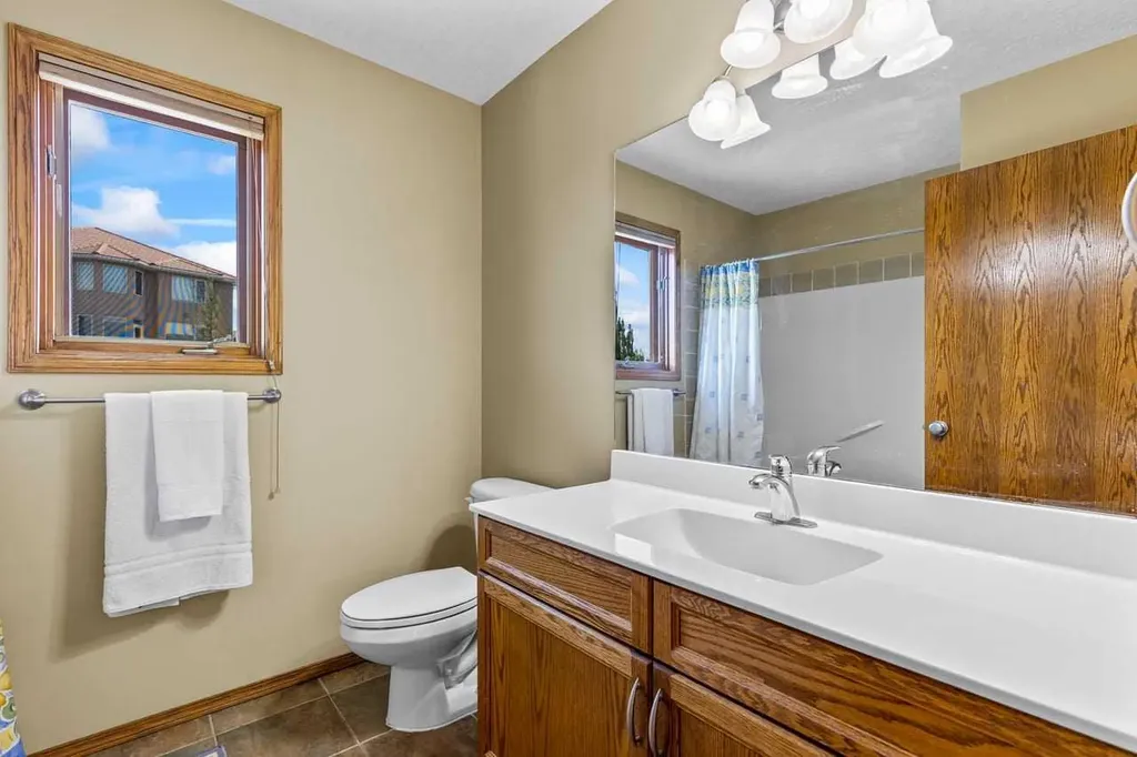 322 Hampstead Way NW Calgary AB T3A 6E6
