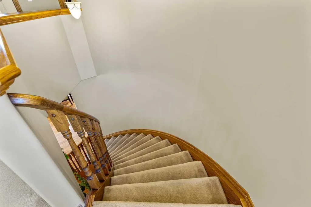 322 Hampstead Way NW Calgary AB T3A 6E6