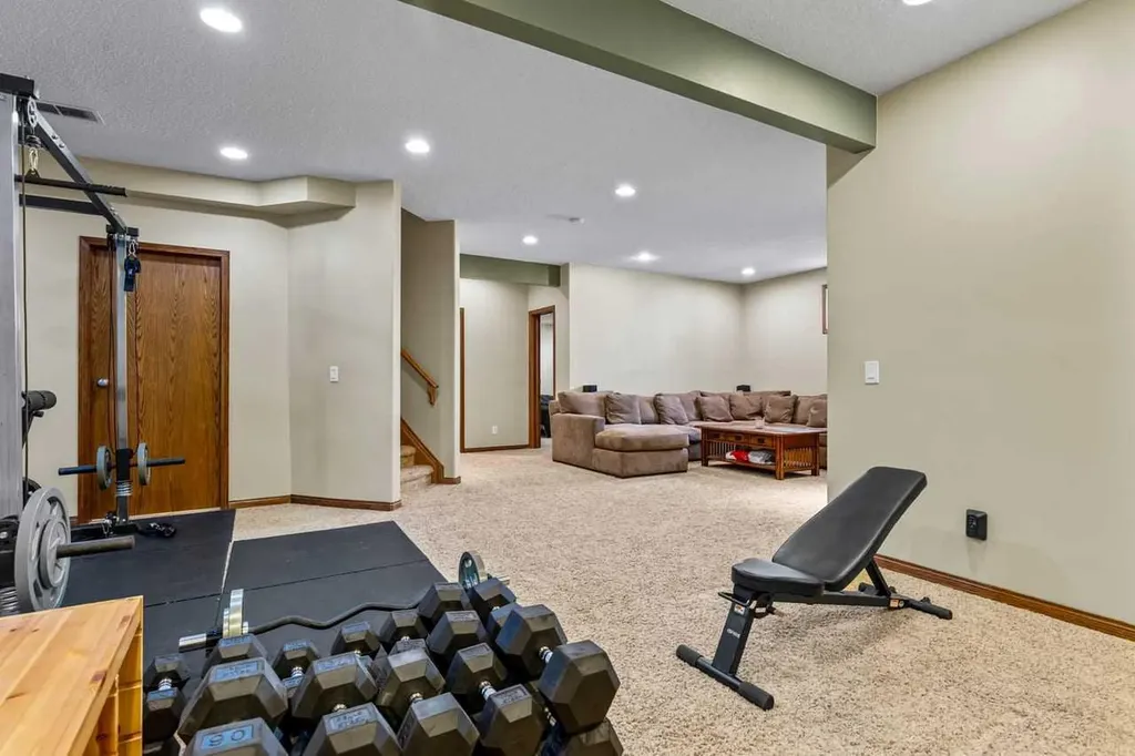 322 Hampstead Way NW Calgary AB T3A 6E6