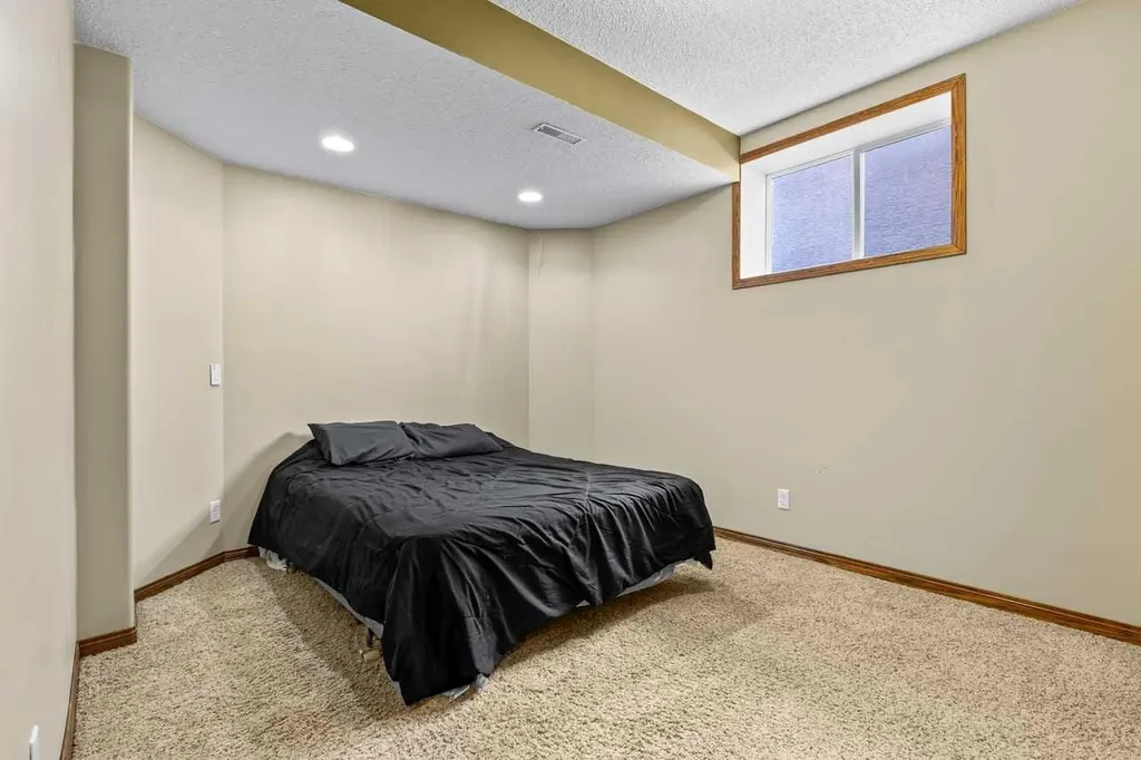 322 Hampstead Way NW Calgary AB T3A 6E6