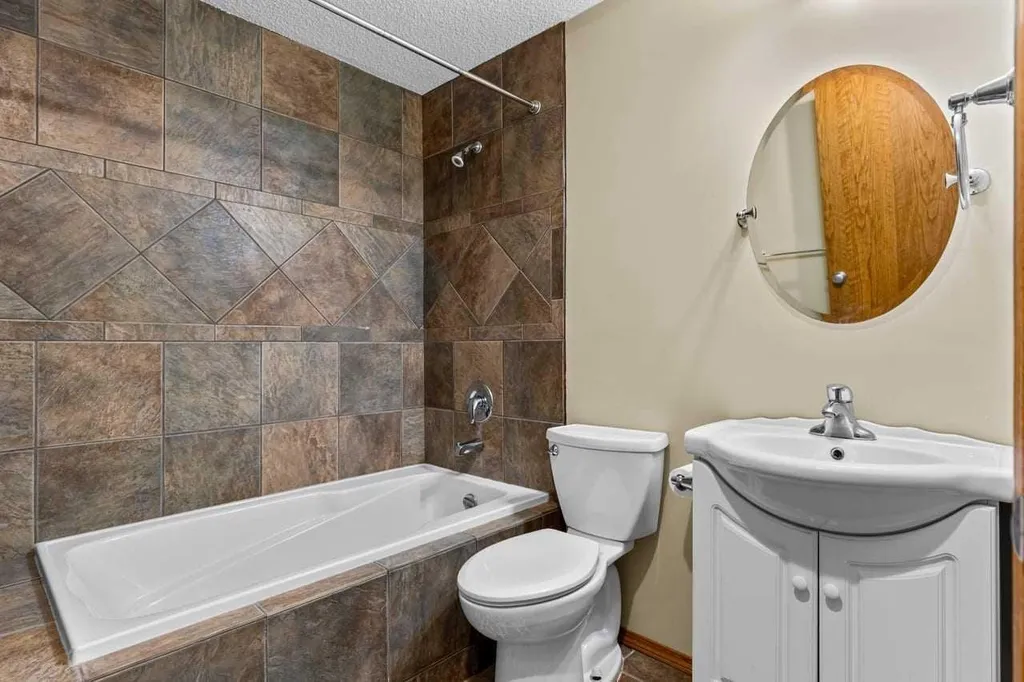 322 Hampstead Way NW Calgary AB T3A 6E6