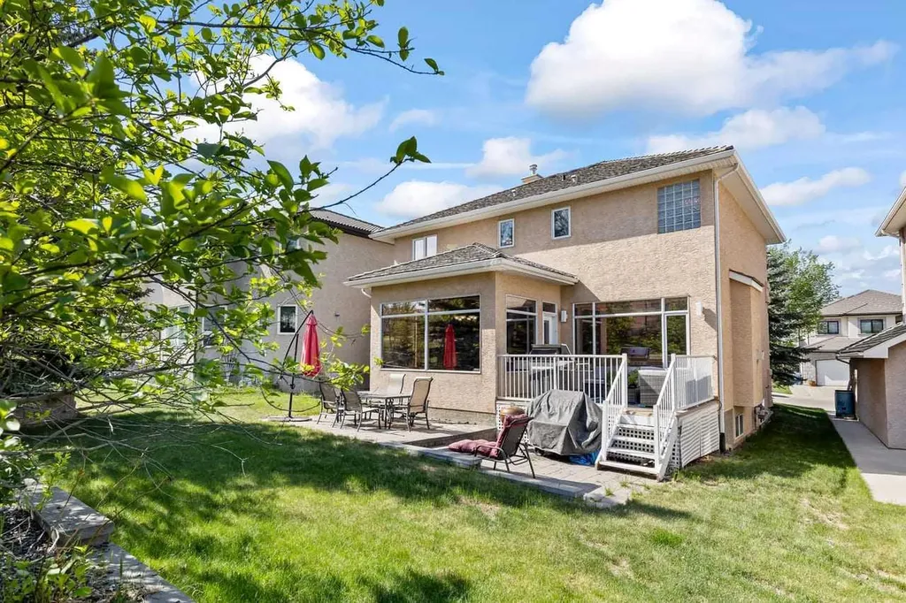 322 Hampstead Way NW Calgary AB T3A 6E6
