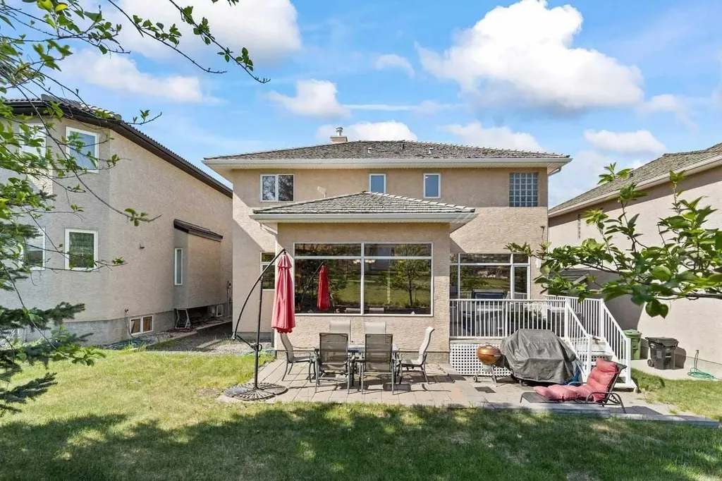 322 Hampstead Way NW Calgary AB T3A 6E6