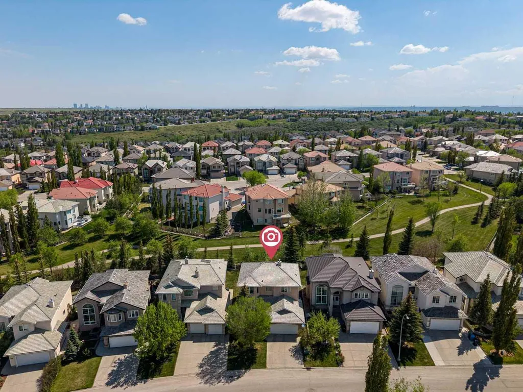322 Hampstead Way NW Calgary AB T3A 6E6