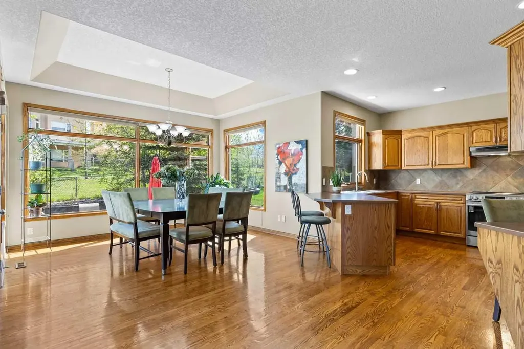 322 Hampstead Way NW Calgary AB T3A 6E6