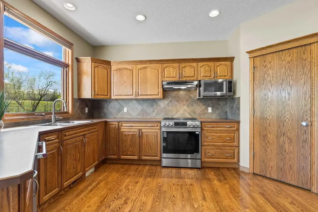 322 Hampstead Way NW Calgary AB T3A 6E6