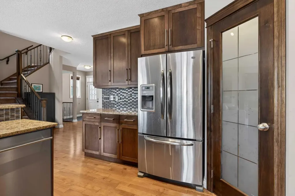 159 Sherwood Crescent NW Calgary AB T3R 0G3