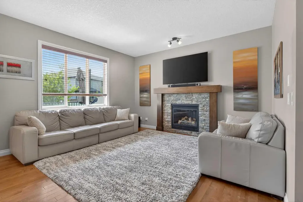 159 Sherwood Crescent NW Calgary AB T3R 0G3