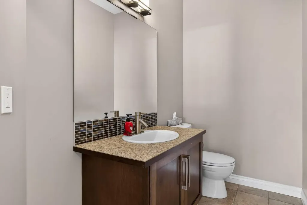 159 Sherwood Crescent NW Calgary AB T3R 0G3