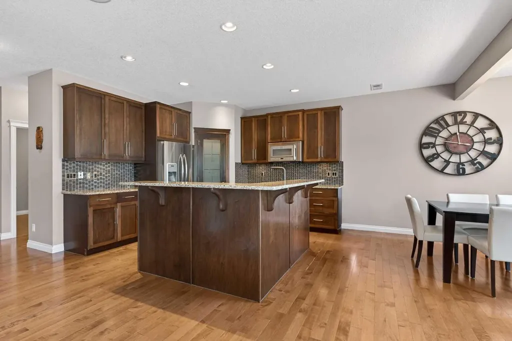 159 Sherwood Crescent NW Calgary AB T3R 0G3