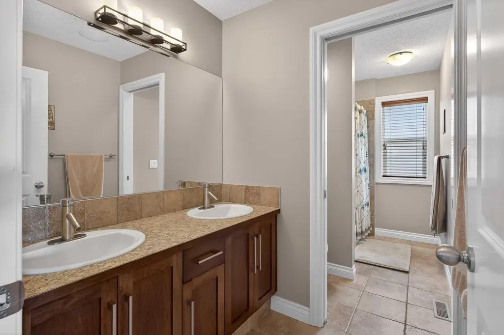 159 Sherwood Crescent NW Calgary AB T3R 0G3