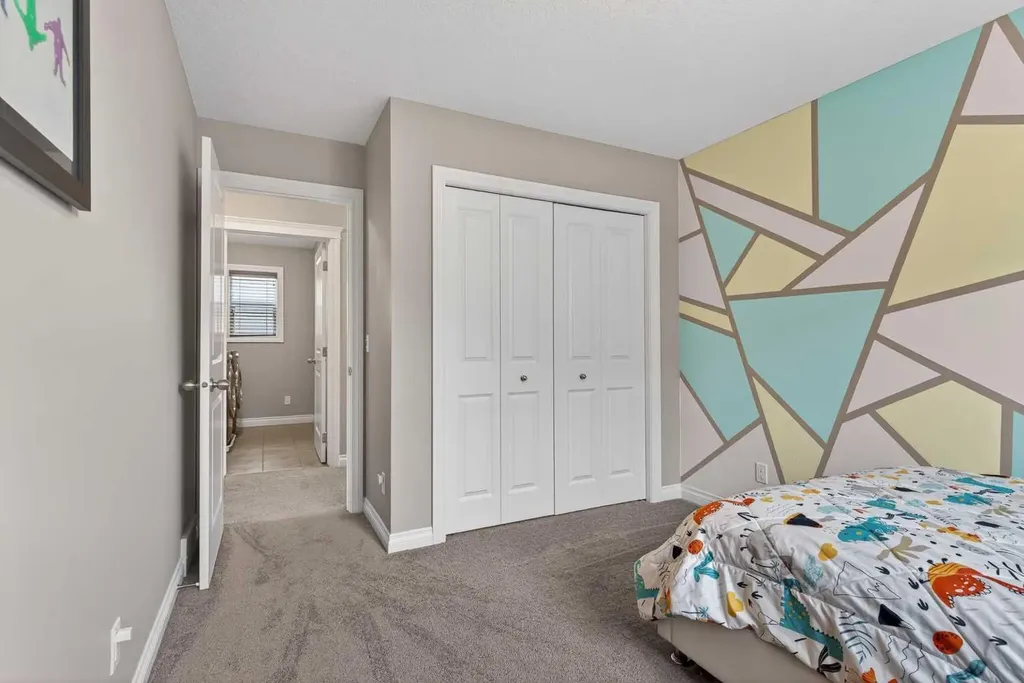 159 Sherwood Crescent NW Calgary AB T3R 0G3