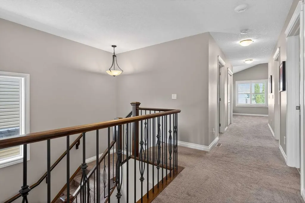 159 Sherwood Crescent NW Calgary AB T3R 0G3
