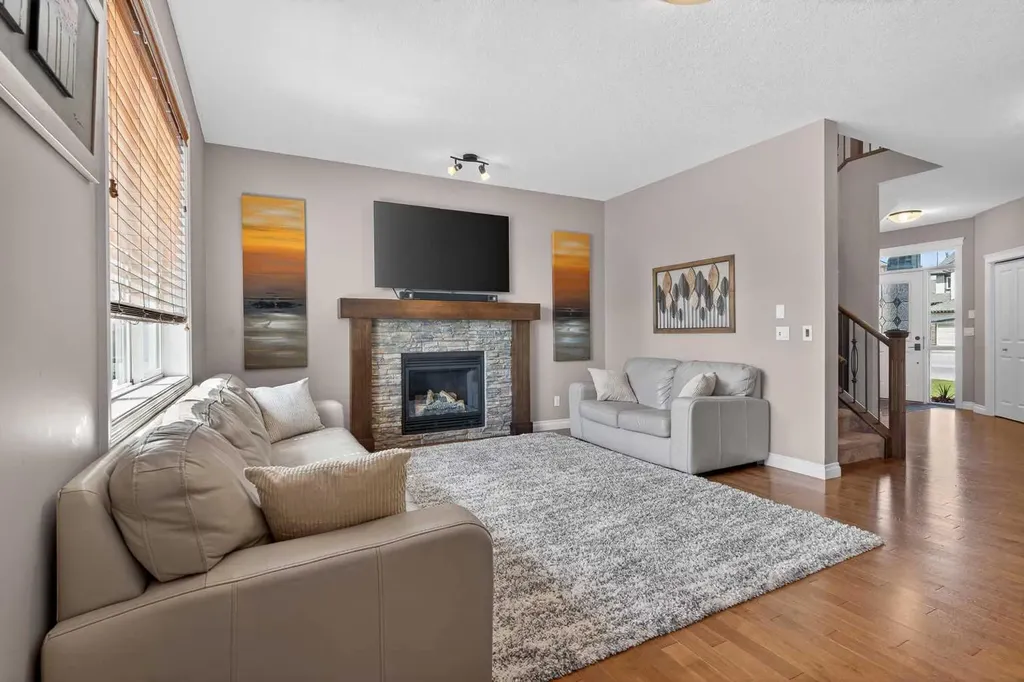 159 Sherwood Crescent NW Calgary AB T3R 0G3